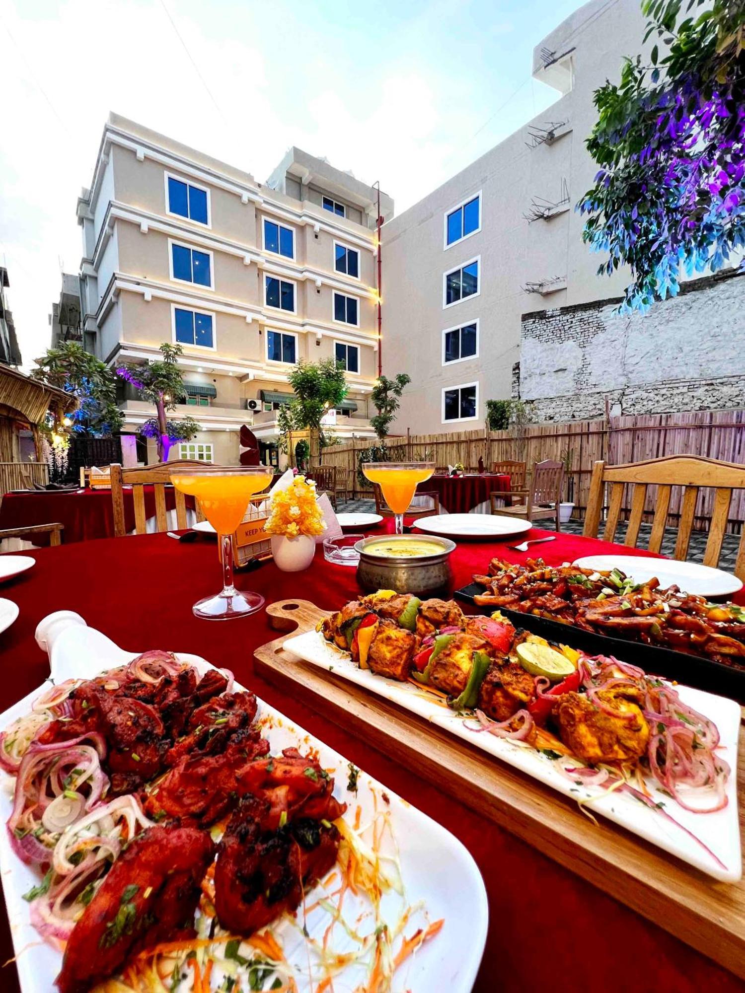 Airport Hotel The Grand Shoba Nova Deli Exterior foto